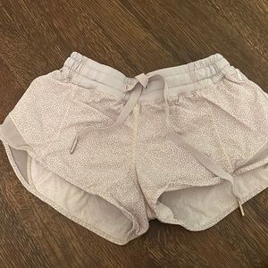 Lululemon Hotty Hot shorts size: 4 old version.